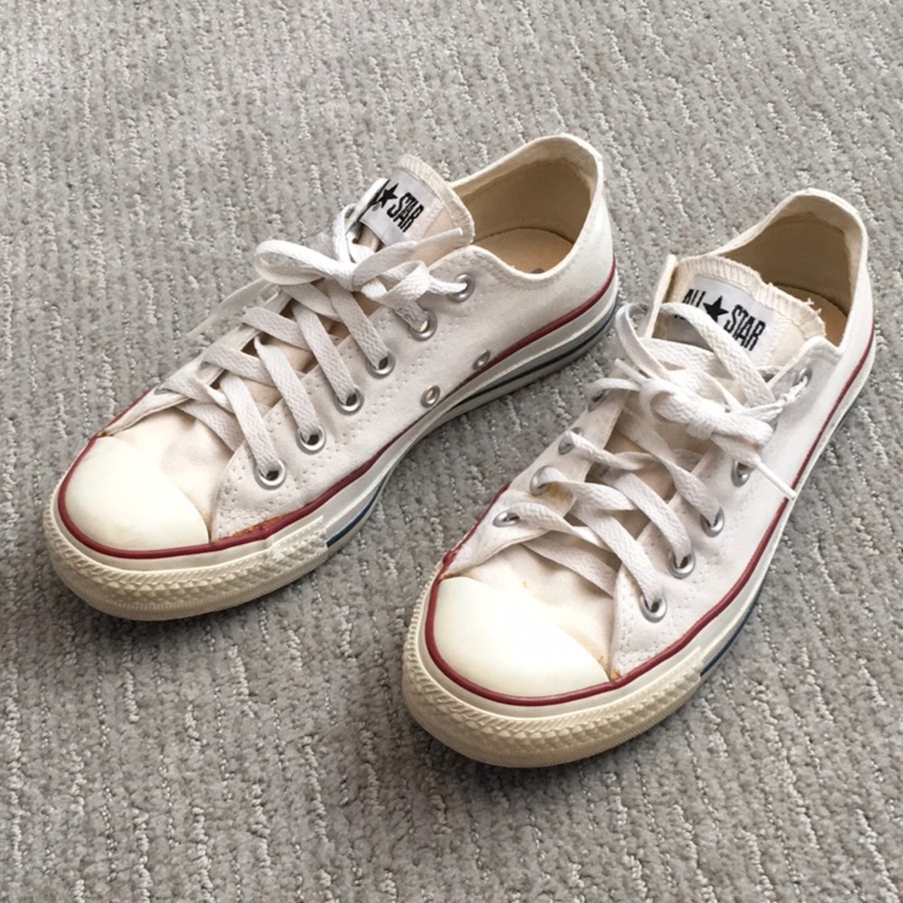 White Low Converse, Size 4.5 Men’s/6.5 women’s